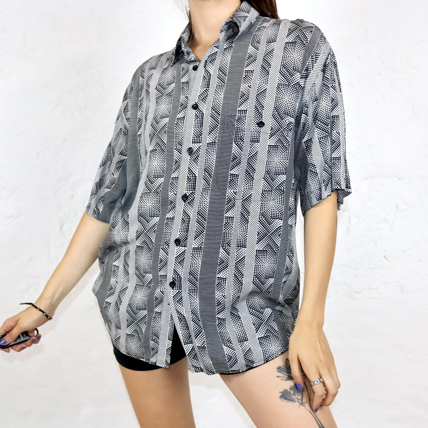 Vintage 80s 90s WOODPECKER shirt short sleeve crazy pattern black white viscose 39/40 S