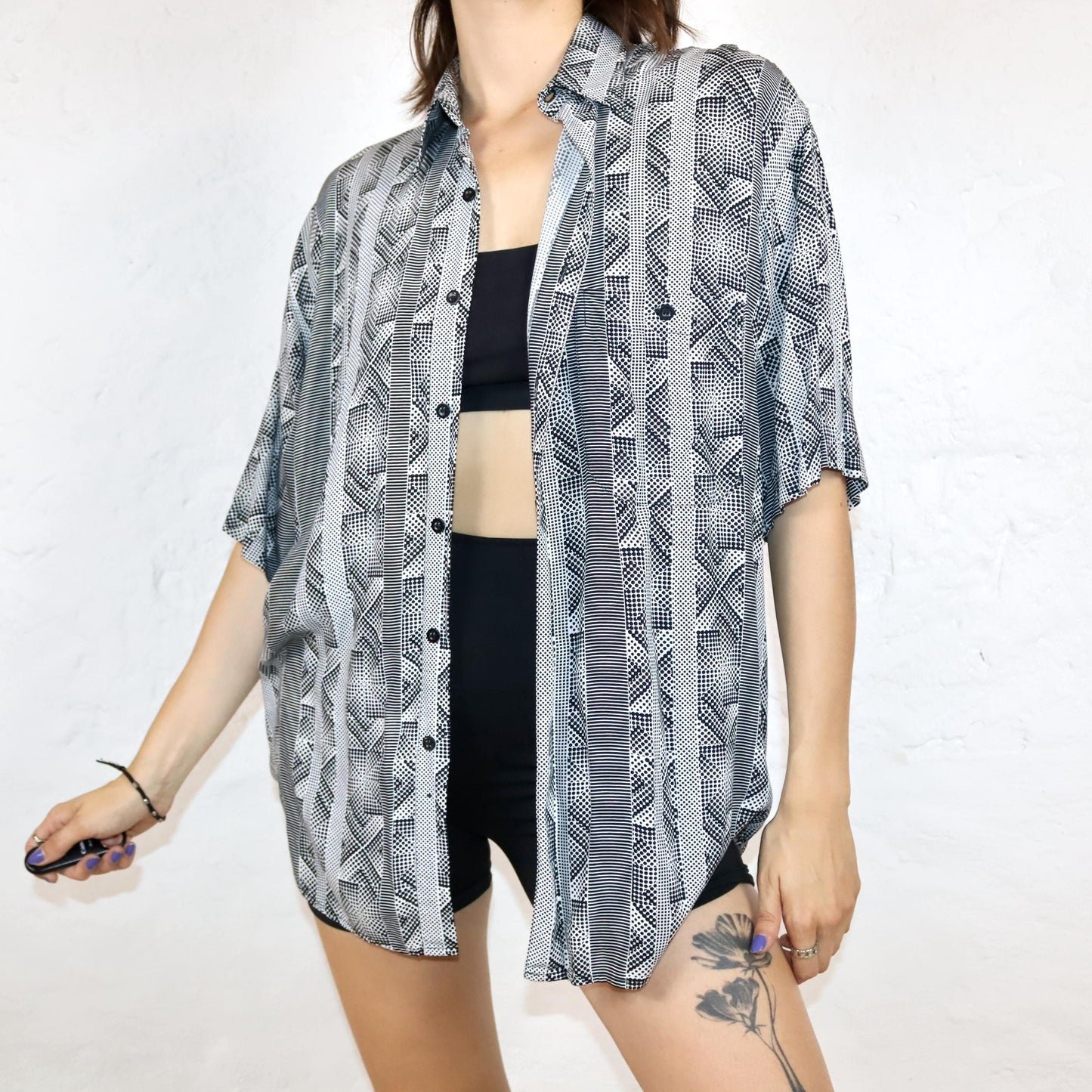 Vintage 80s 90s WOODPECKER shirt short sleeve crazy pattern black white viscose 39/40 S