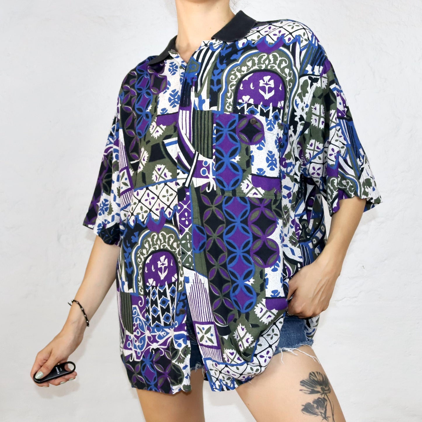 Vintage 80s 90s PIERRE MONET shirt short sleeve crazy pattern viscose colorful L