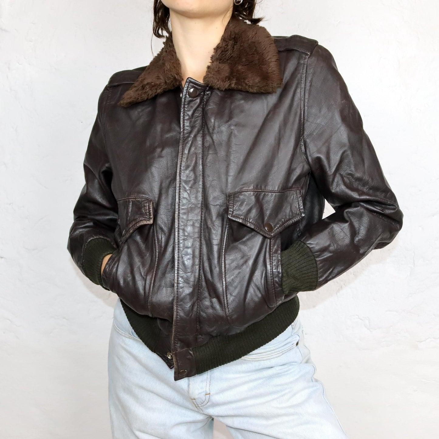 Vintage 80s 90s leather jacket pilot jacket dark brown faux fur collar S