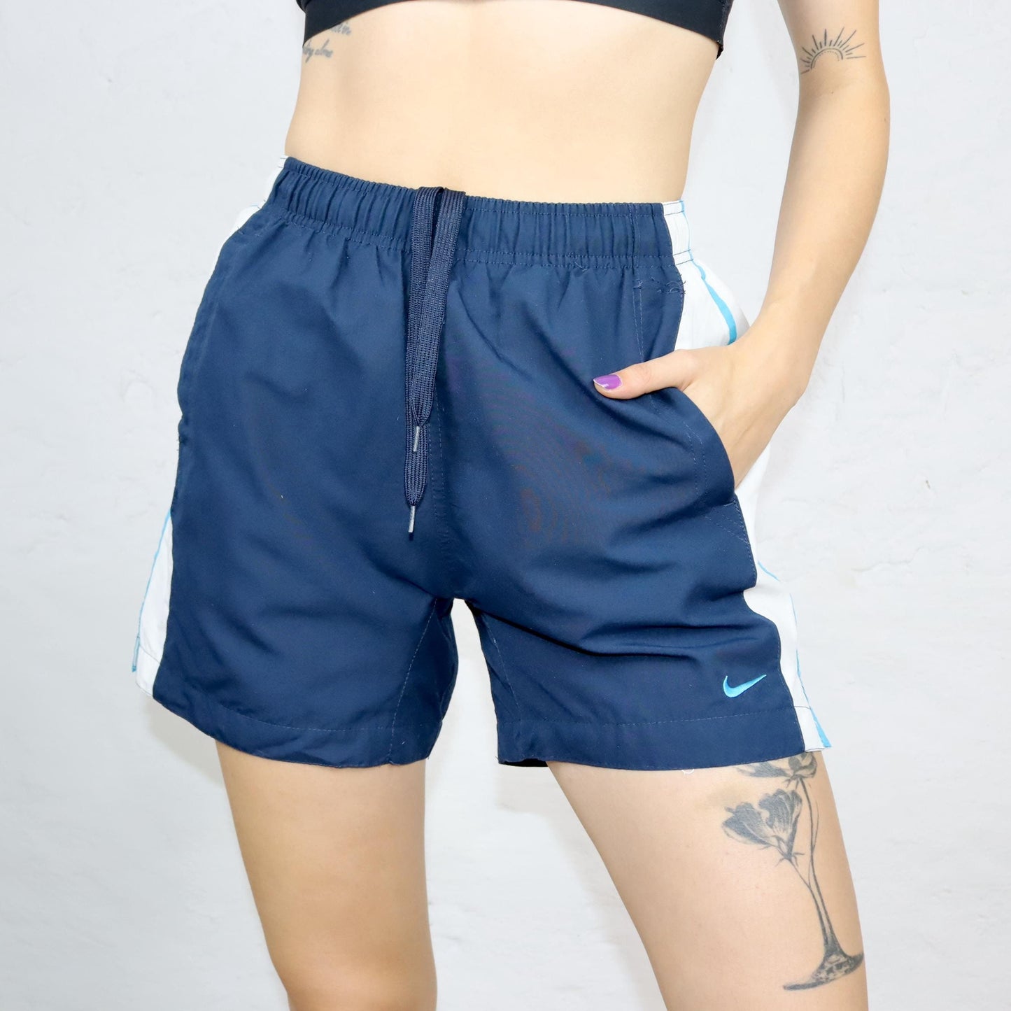 Vintage 80s 90s NIKE shorts short pants dark blue white S