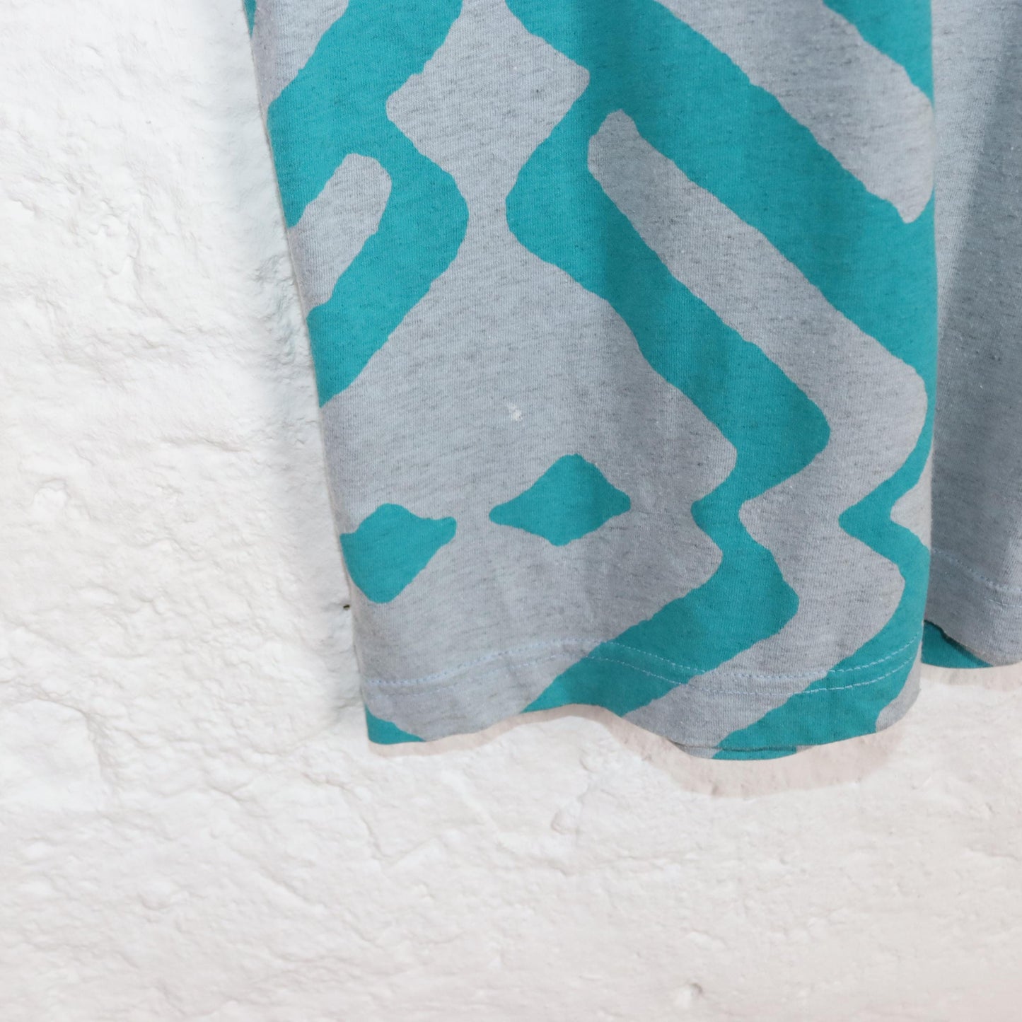 Vintage 80s 90s LOTTO T-shirt short sleeve crazy pattern light blue XL