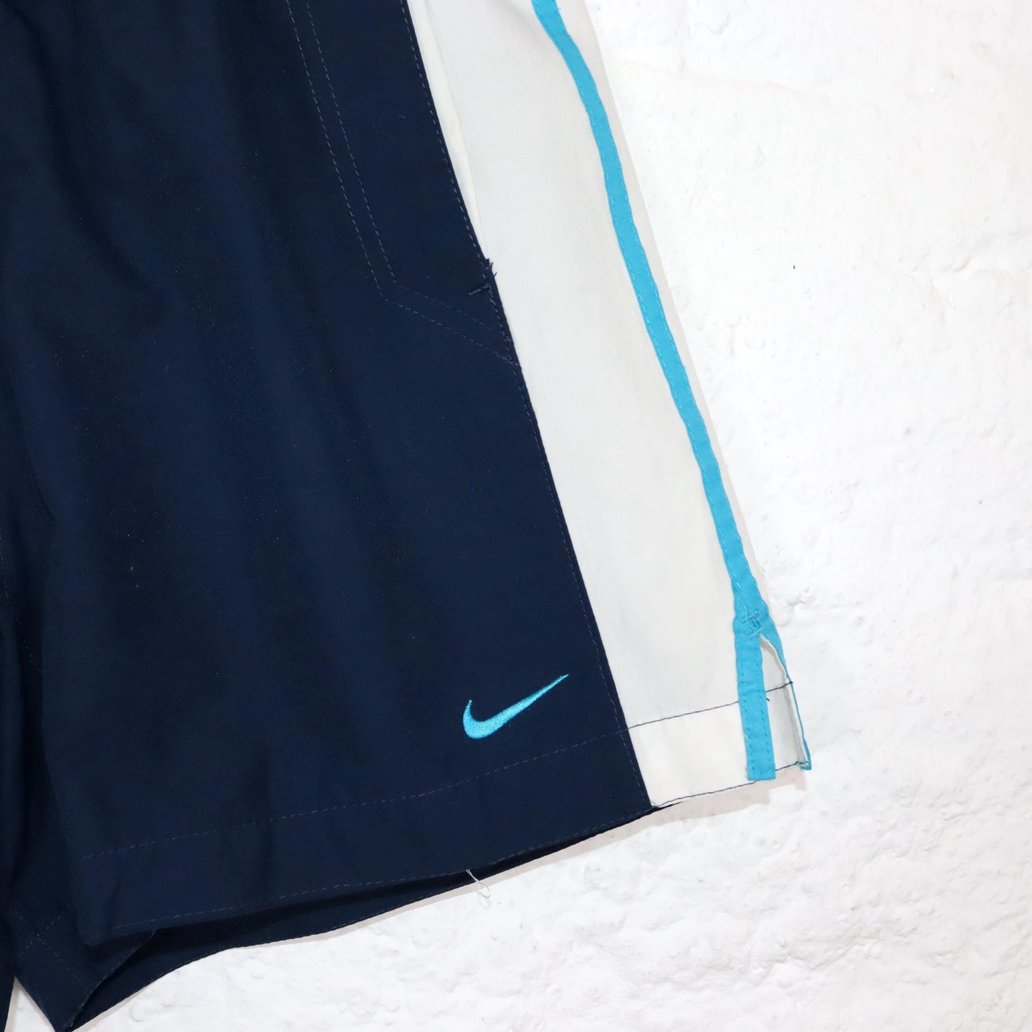 Vintage 80s 90s NIKE shorts short pants dark blue white S