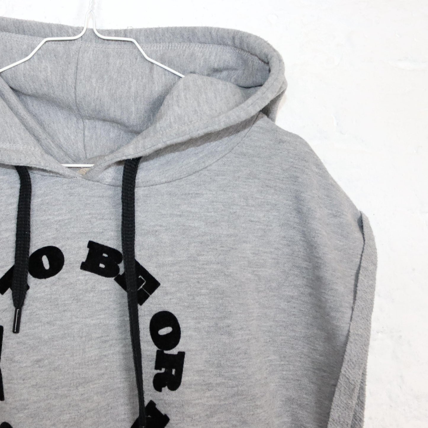 Vintage 80er 90er Y2k KILLAH Sweatshirt shirt kurzarm Pullover to be or not to be Kapuze grau XS