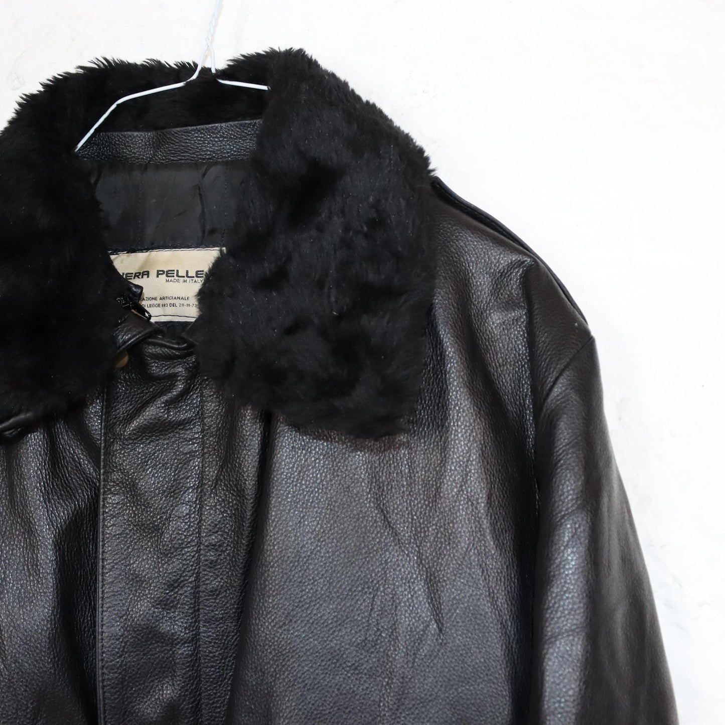 Vintage 80s 90s VERA PELLE leather jacket pilot jacket bomber jacket black fur collar faux fur S