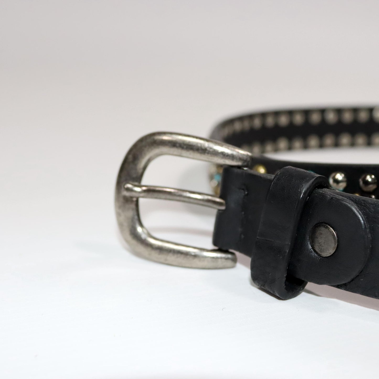 Vintage 80s 90s belt black narrow rivets stones silver blue Made in Italy 90 cm