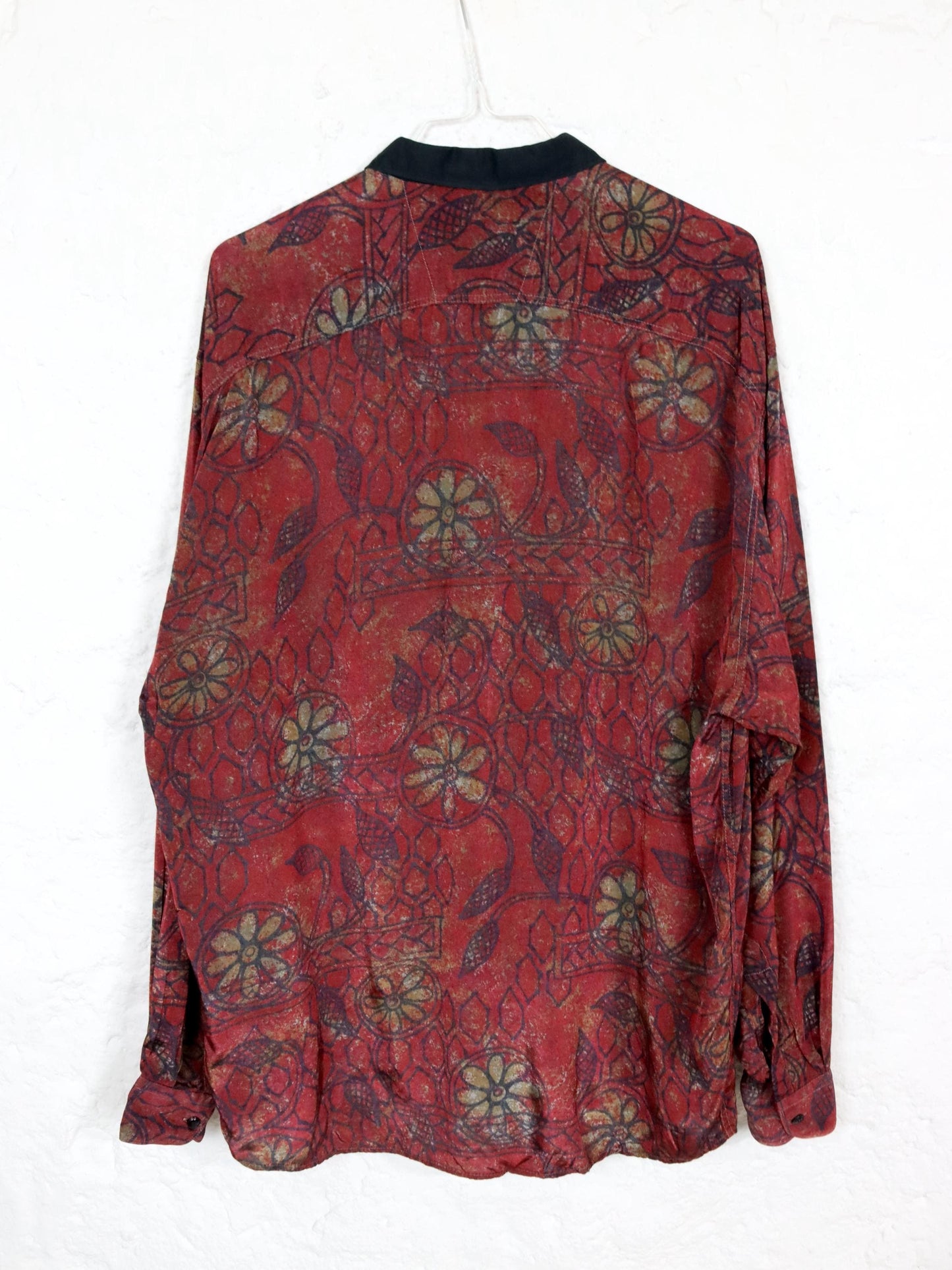 Vintage 80er 90er MR. CIRCUS Bluse Hemd langarm glänzend crazy pattern Viskose rot schwarz M
