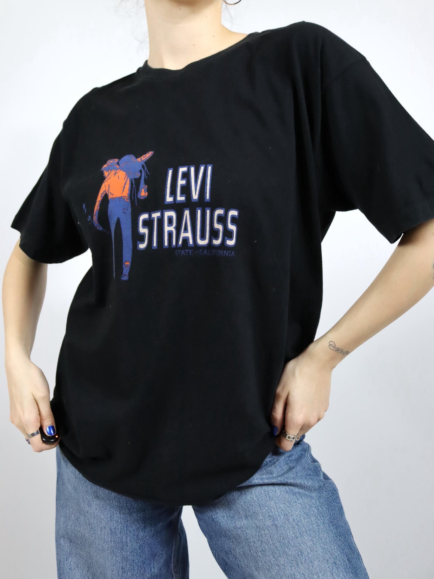 Vintage 80s 90s LEVIS T-shirt short sleeve print 1980s single stitched black L