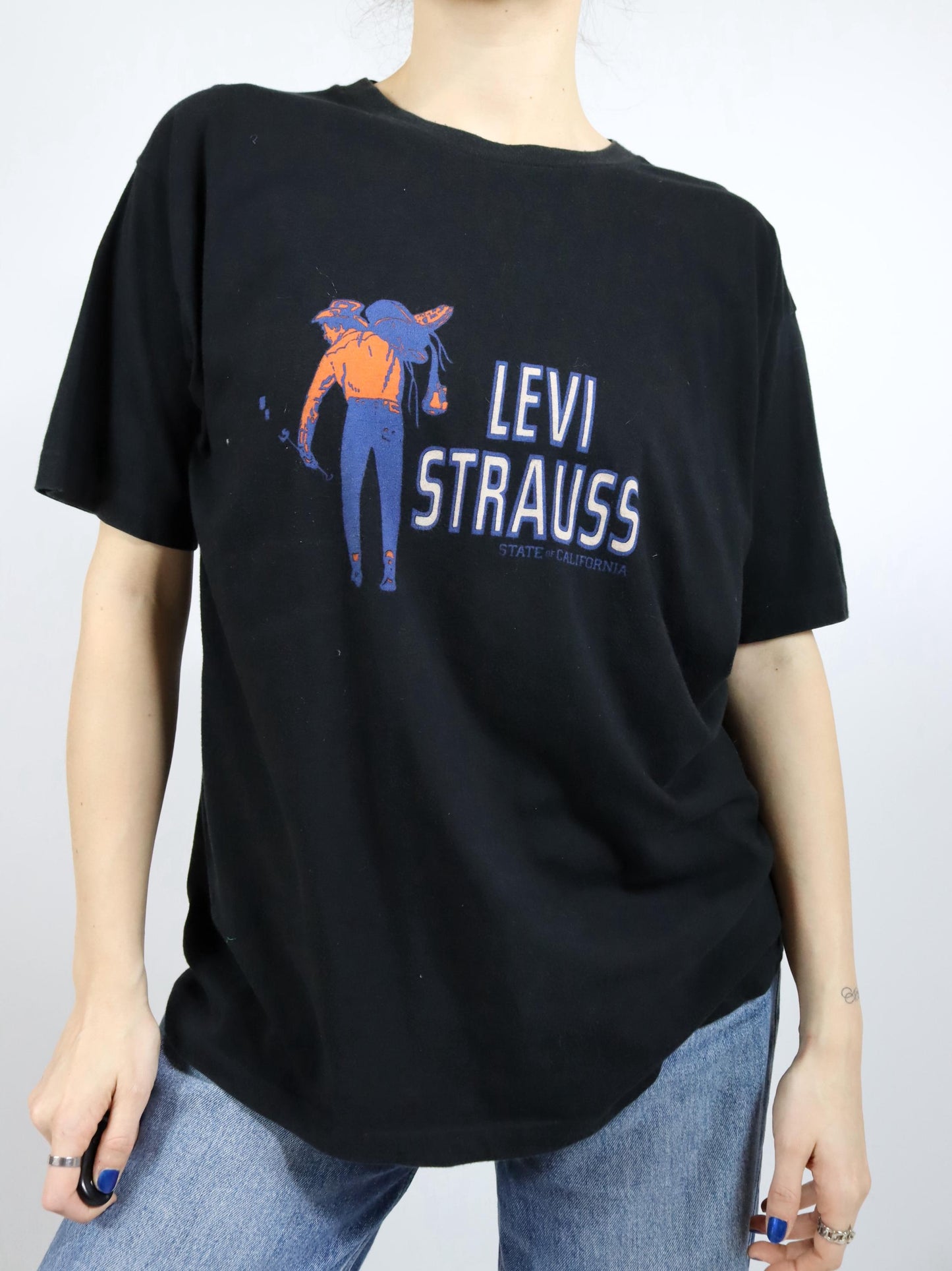 Vintage 80s 90s LEVIS T-shirt short sleeve print 1980s single stitched black L