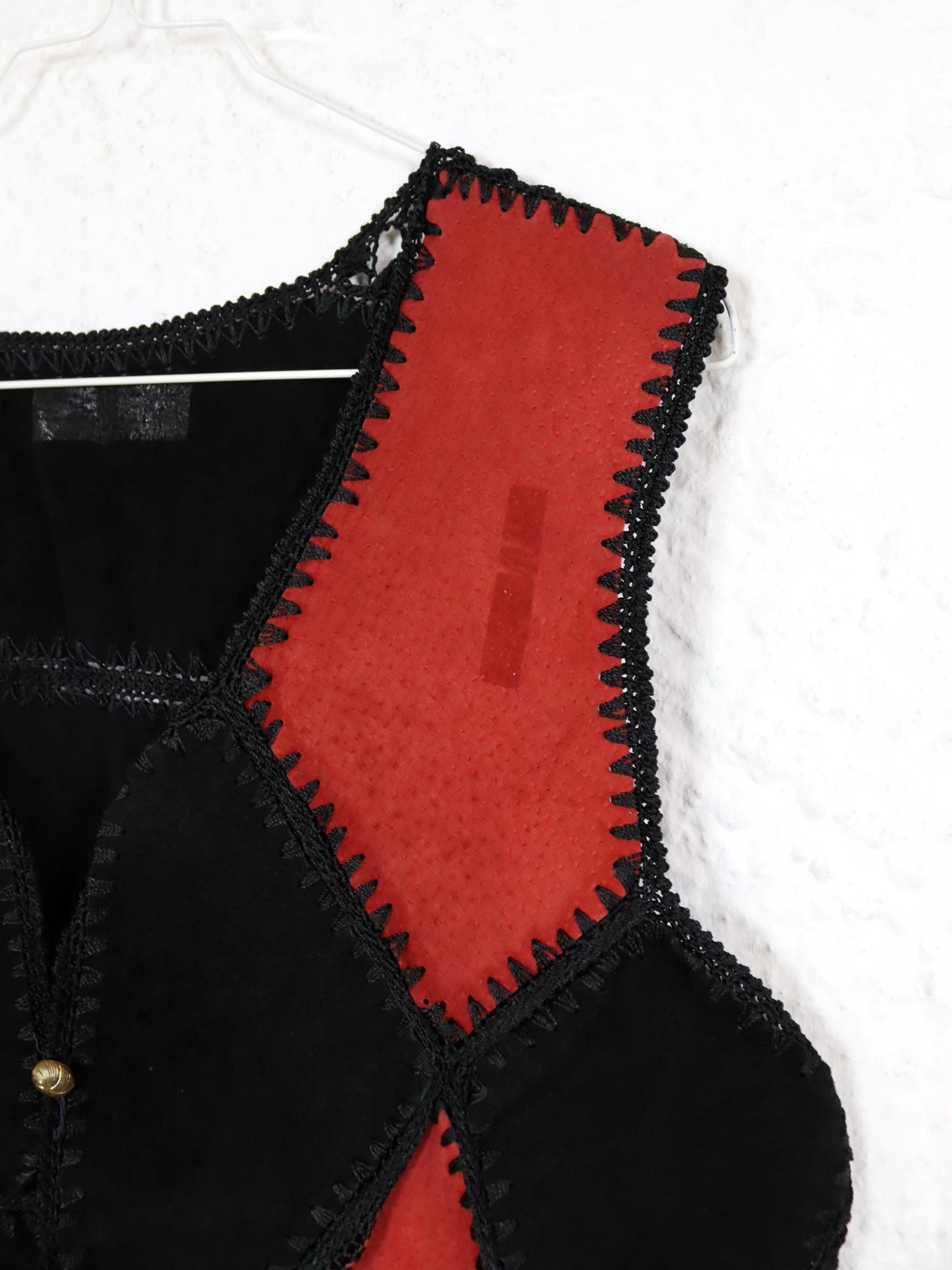 Vintage 80er 90er Wildlederweste Weste gehäkelt schwarz rot S/M