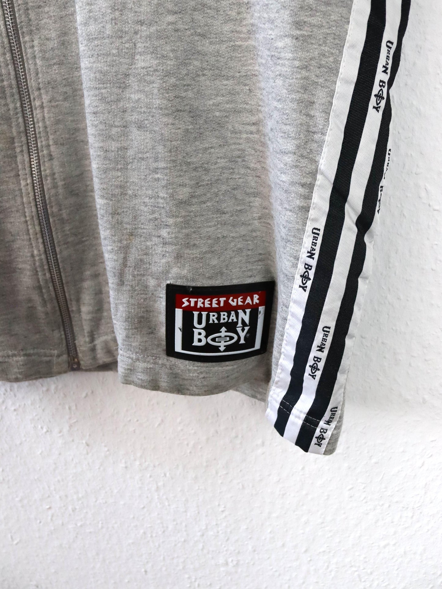 Vintage 80er 90er URBAN BOY Weste Sweatweste grau Backprint Kapuze L