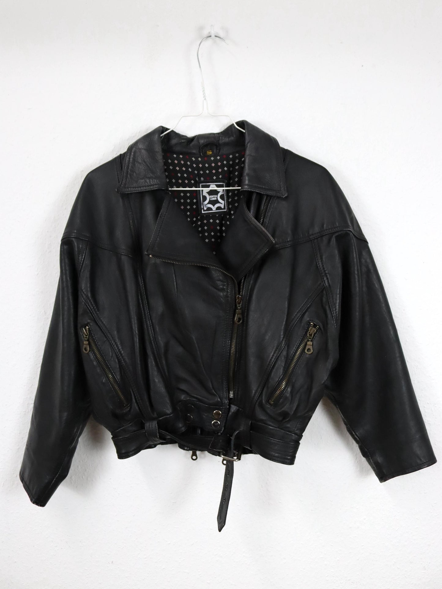 Vintage 80er 90er Bikerjacke Lederjacke mit Gürtel crop schwarz S