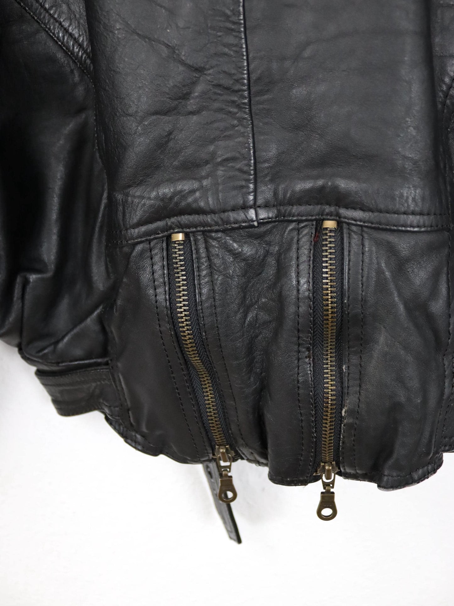 Vintage 80er 90er Bikerjacke Lederjacke mit Gürtel crop schwarz S