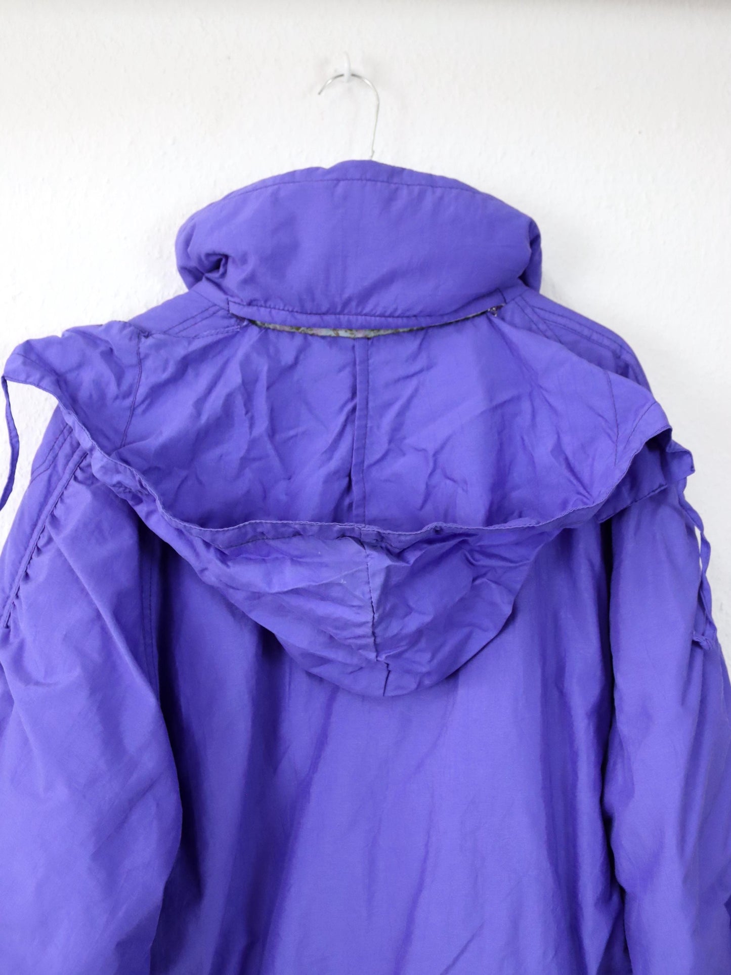 Vintage 80er 90er Toper Skijacke Winterjacke gefüttert Stehkragen lila Stickerei Blumen 42/44 L