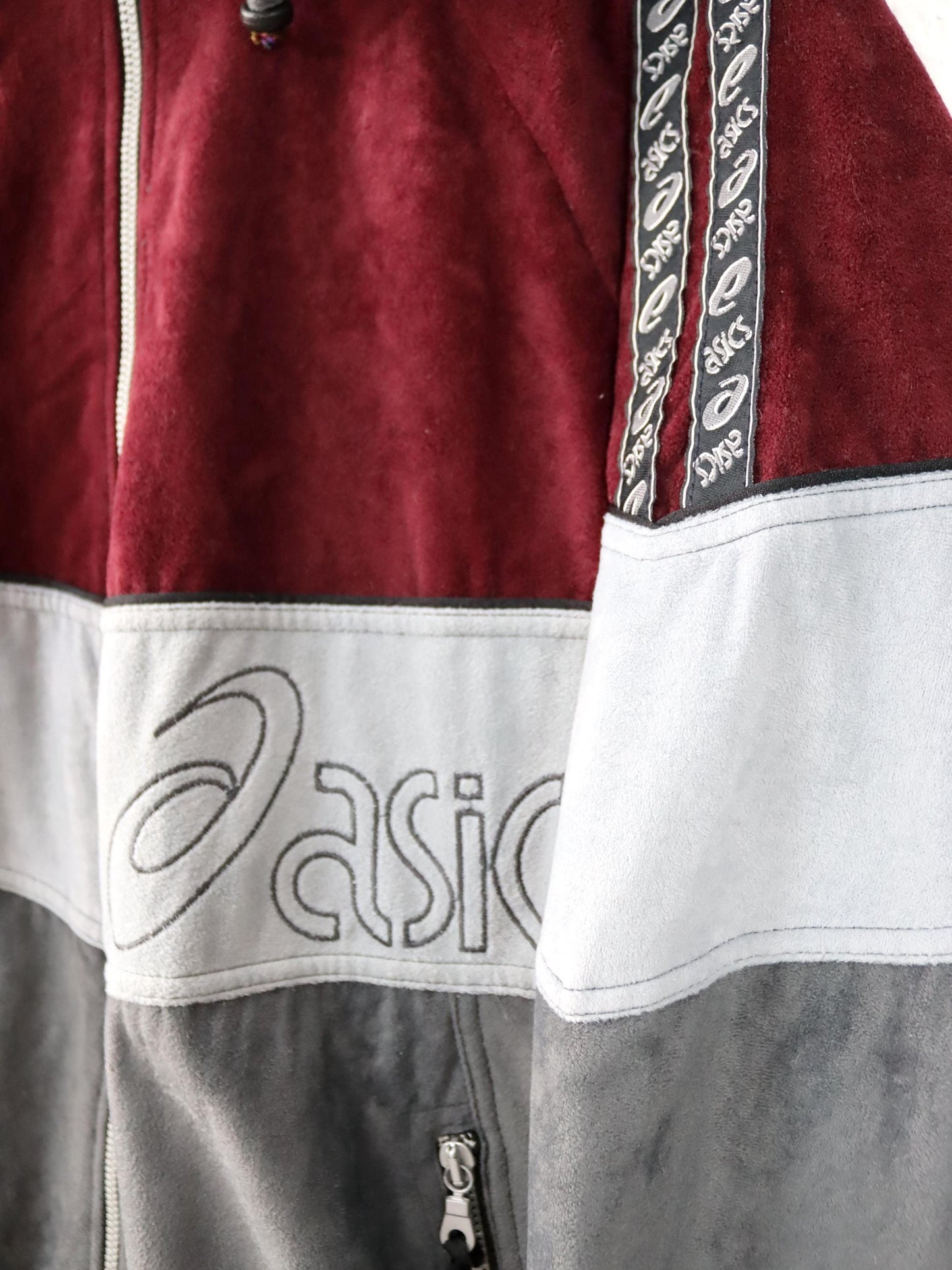 Vintage 80er 90er ASICS Trainingsjacke Kapuze Stehkragen Samt grau dunkelrot 46 S