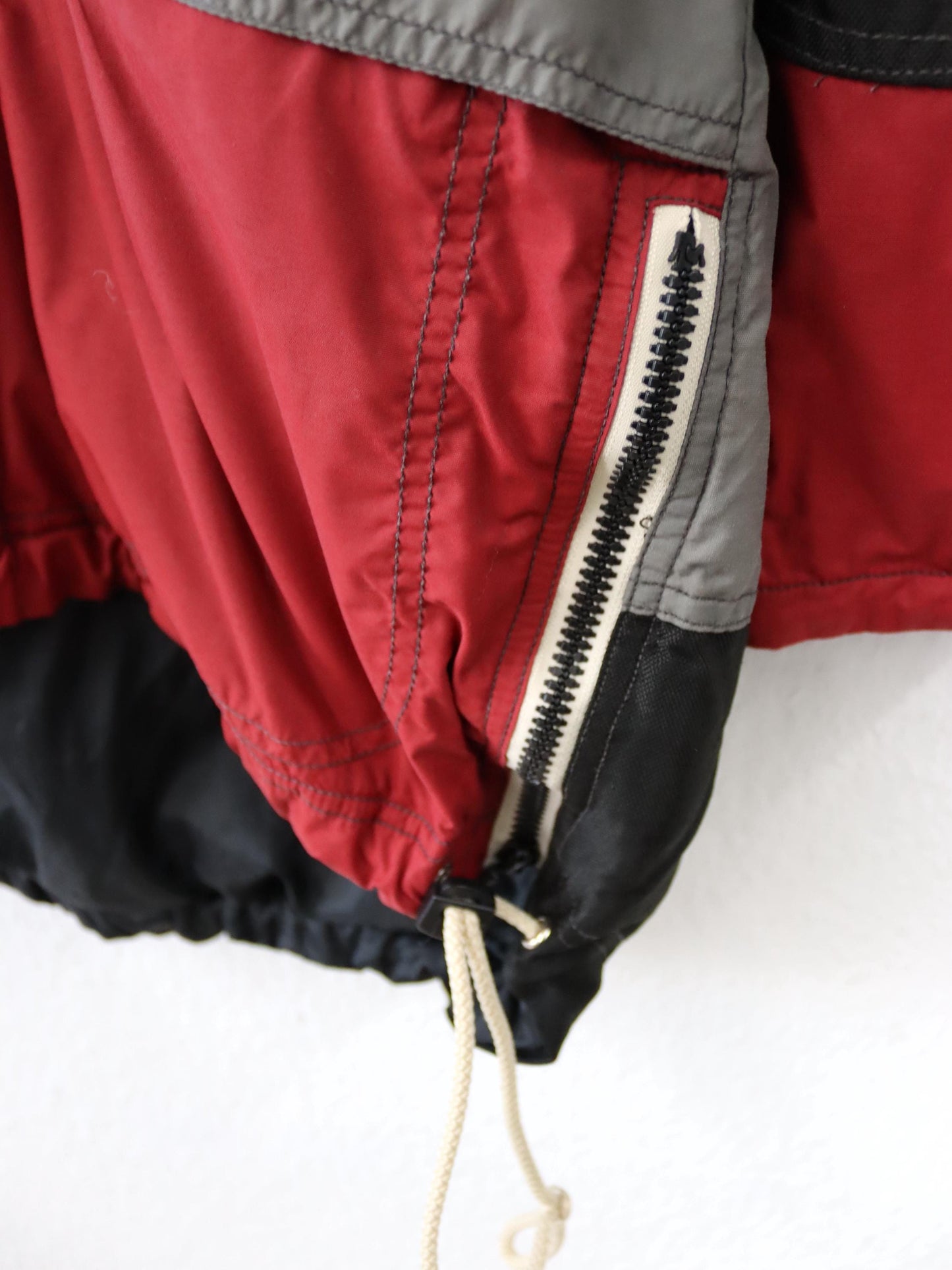 Vintage 80s 90s BEATLEKID Winter Jacket Stand-Up Collar Lightly Lined Pullover Jacket Red Grey M