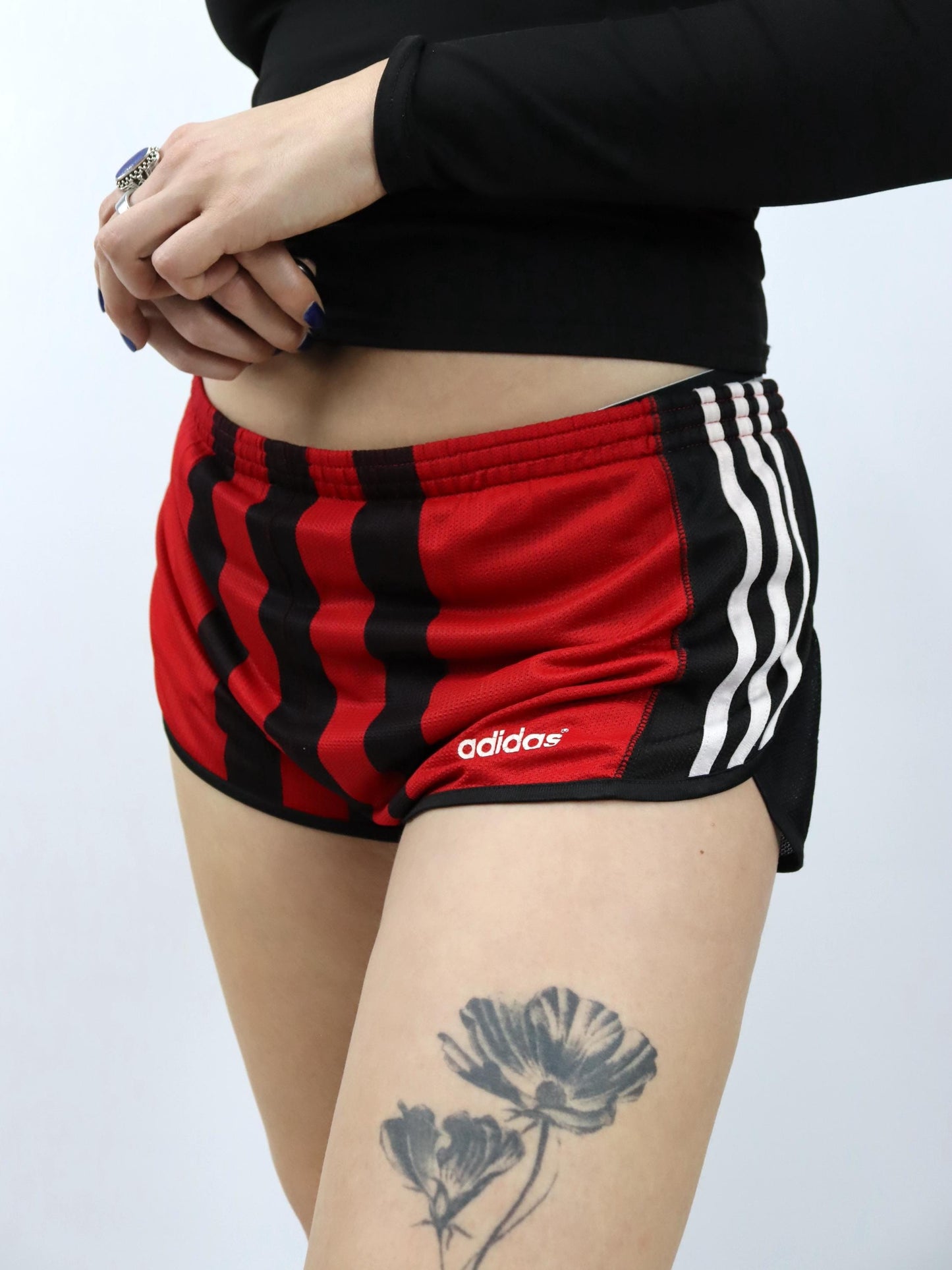 Vintage 80er 90er ADIDAS Laufshorts Shorts kurze Hose schwarz rot gestreift 42