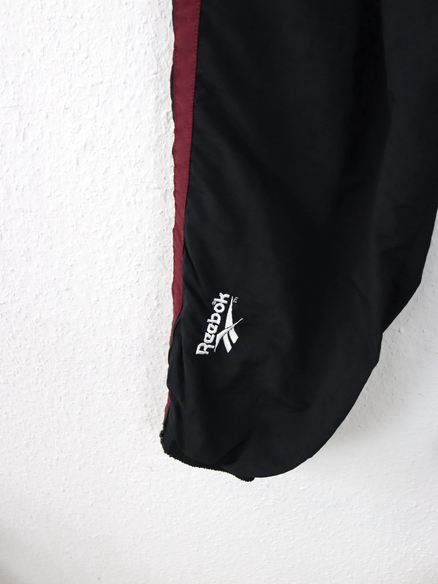 Vintage 80er 90er REEBOK Trainingshose Jogginghose schwarz dunkelrot doppellagig L