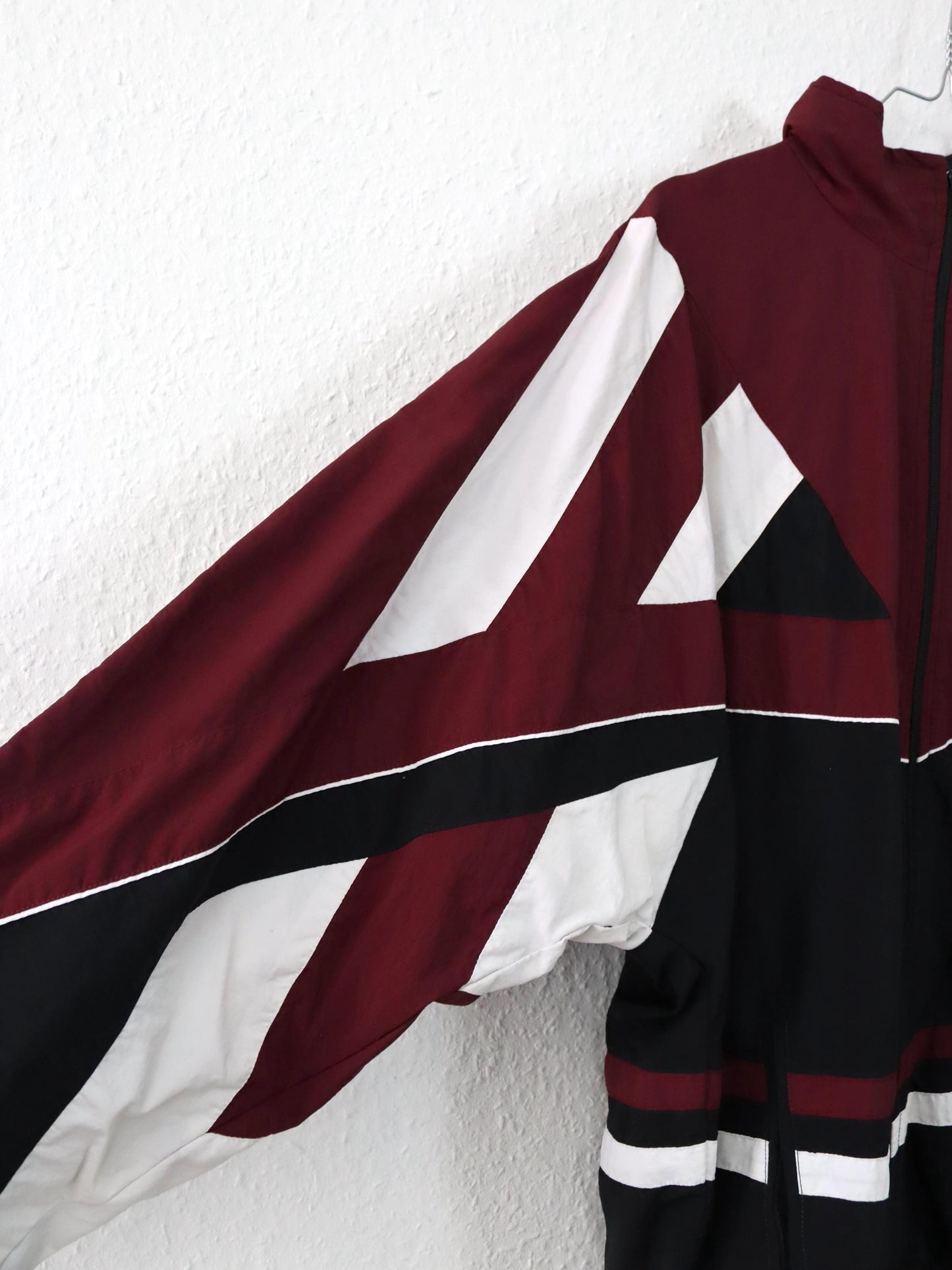 Vintage 80er 90er REEEBOK Trainingsjacke Stehkragen doppellagig dunkelrot schwarz weiß L