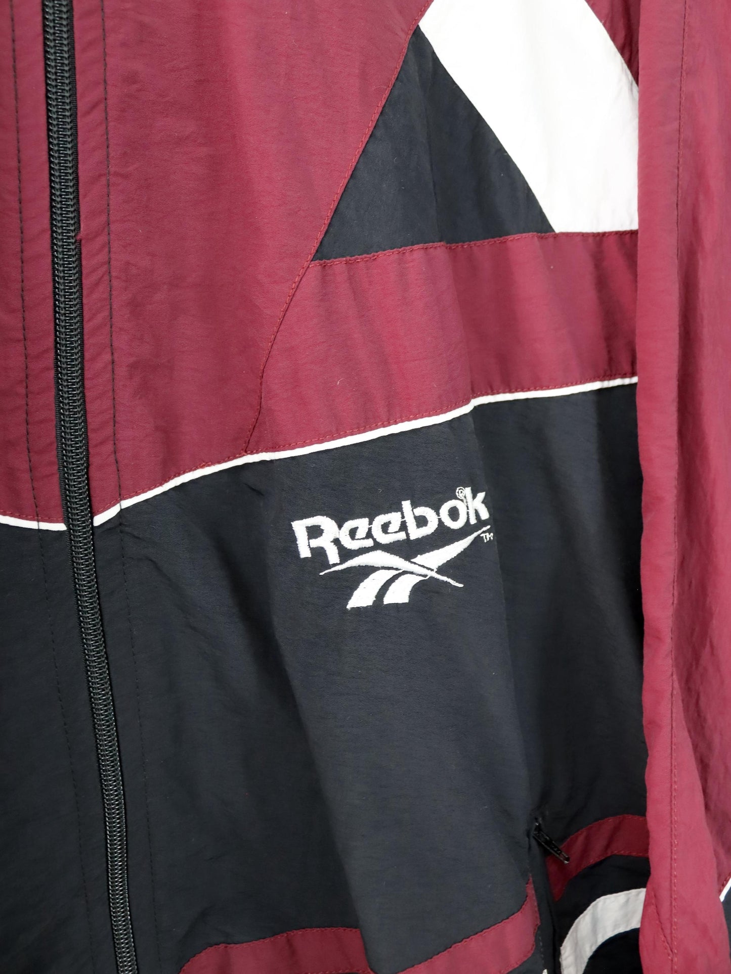 Vintage 80er 90er REEEBOK Trainingsjacke Stehkragen doppellagig dunkelrot schwarz weiß L