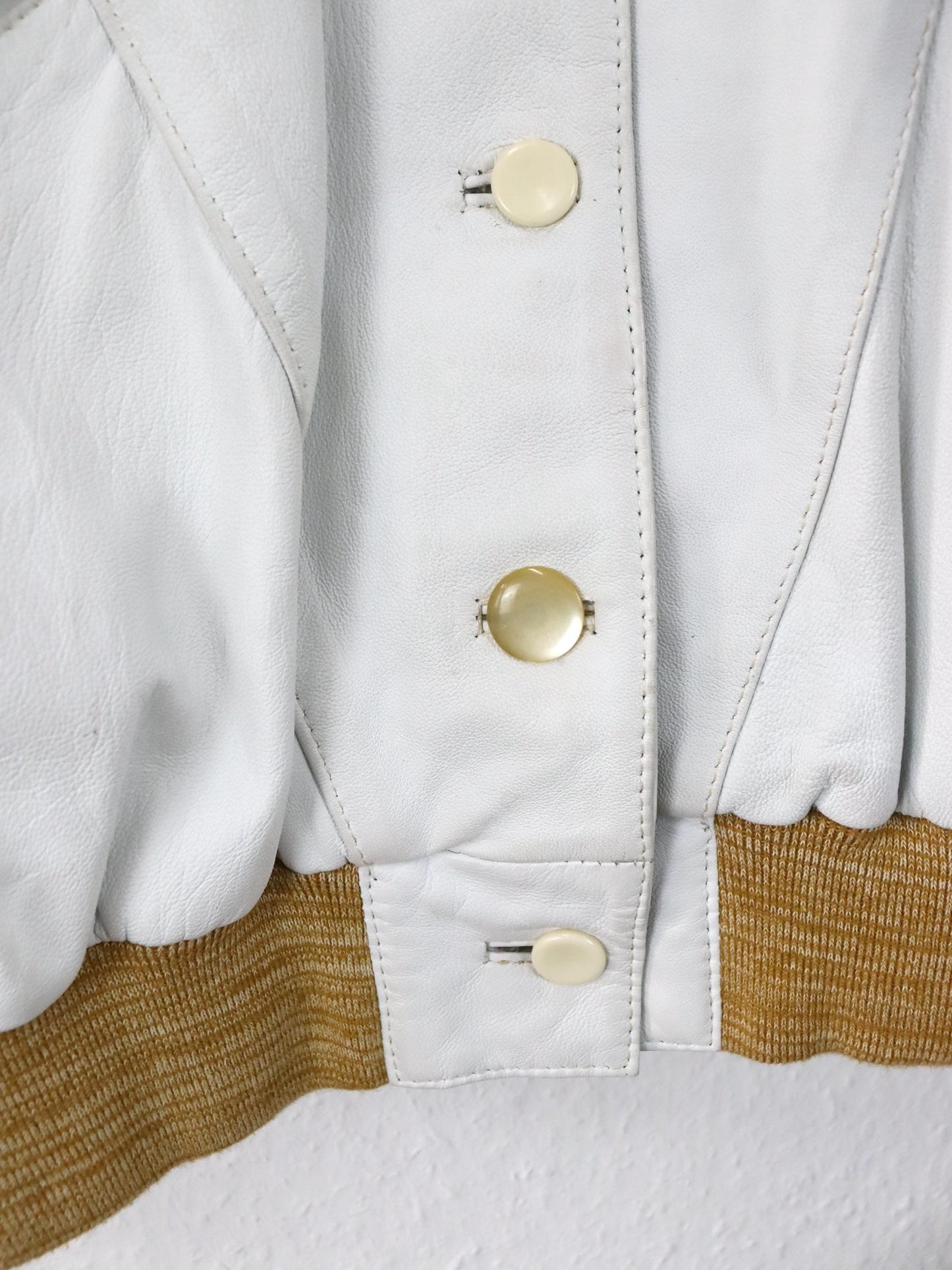 Vintage 80er 90er Lederjacke cremeweiß weiß Bomberjacke Schulterpolster 36