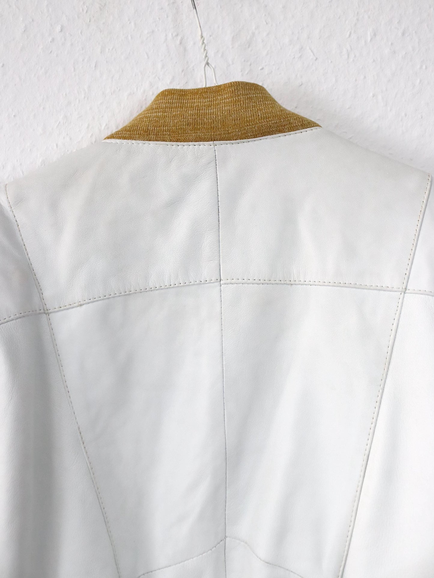 Vintage 80er 90er Lederjacke cremeweiß weiß Bomberjacke Schulterpolster 36