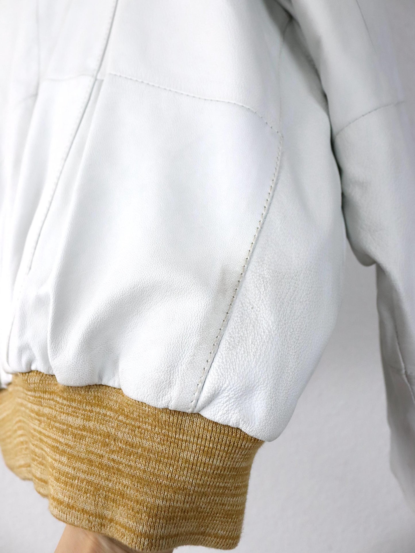 Vintage 80er 90er Lederjacke cremeweiß weiß Bomberjacke Schulterpolster 36