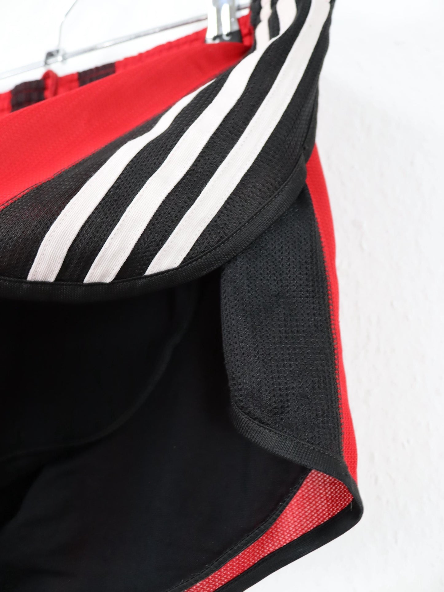 Vintage 80er 90er ADIDAS Laufshorts Shorts kurze Hose schwarz rot gestreift 42