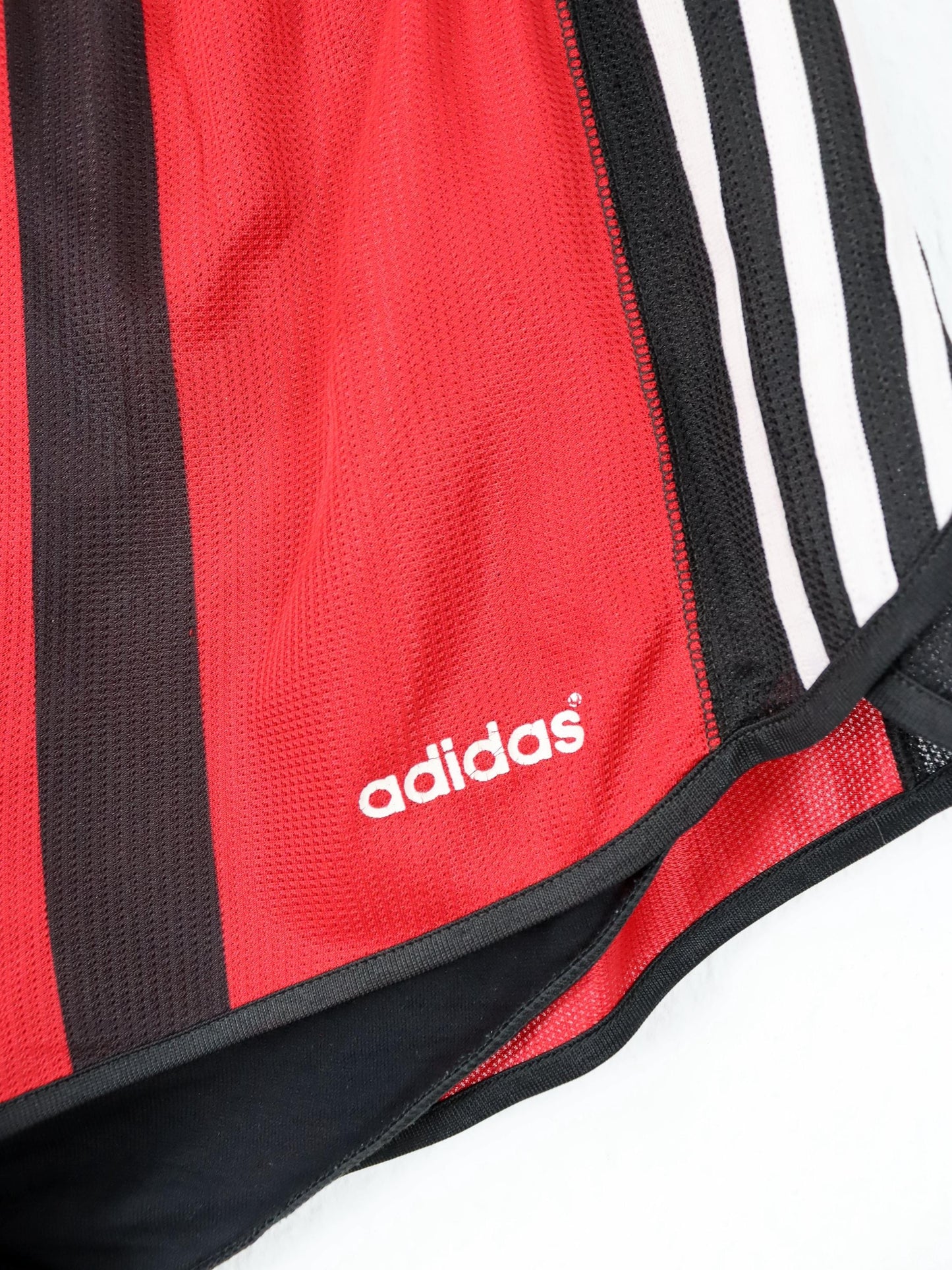 Vintage 80er 90er ADIDAS Laufshorts Shorts kurze Hose schwarz rot gestreift 42