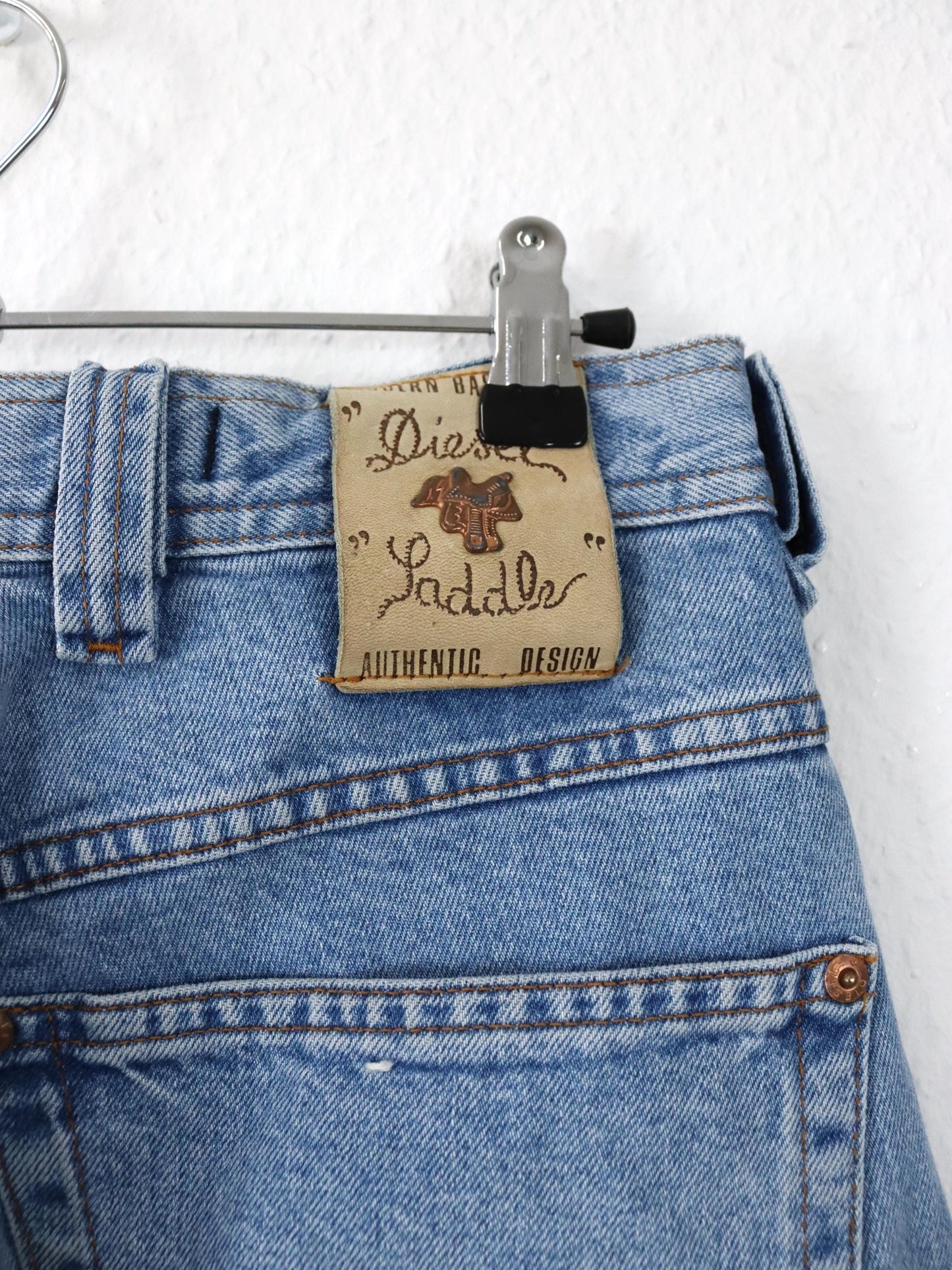 Vintage 80er 90er DIESEL Saddler Jeans Hose gerades Bein hellblau Denim W29