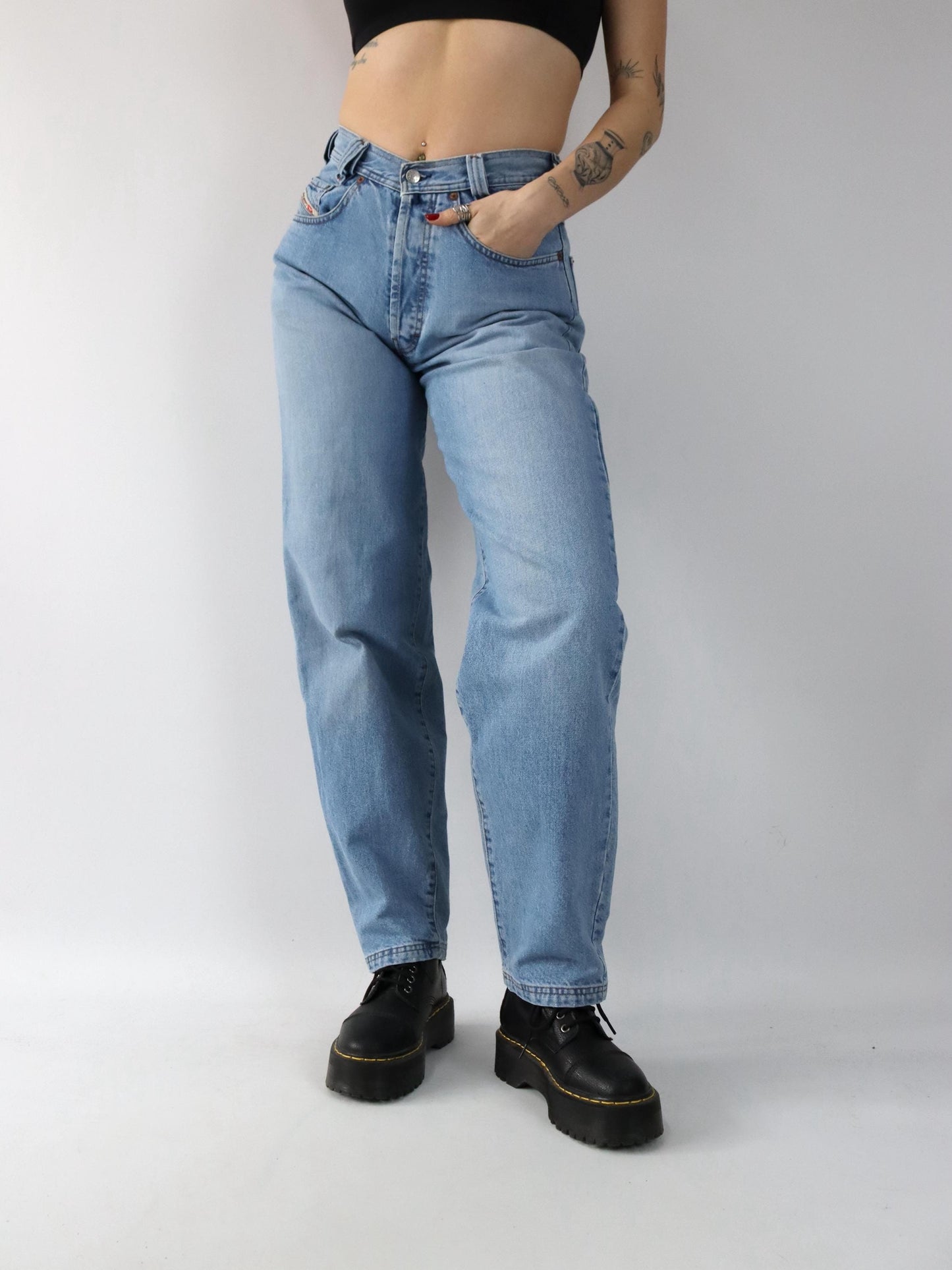 Vintage 80er 90er DIESEL Saddler Jeans Hose gerades Bein hellblau Denim W29