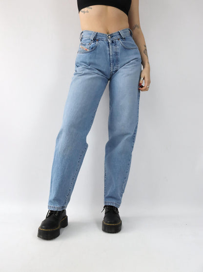 Vintage 80er 90er DIESEL Saddler Jeans Hose gerades Bein hellblau Denim W29