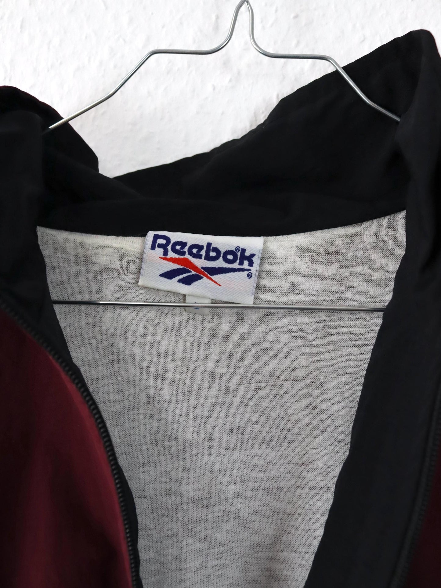 Vintage 80er 90er REEEBOK Trainingsjacke Stehkragen doppellagig dunkelrot schwarz weiß L