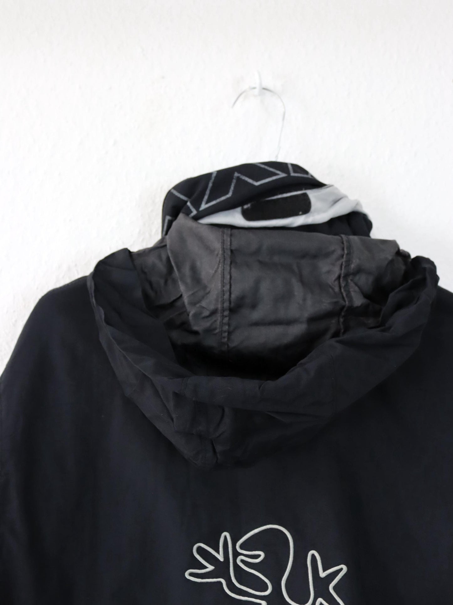 Vintage 90er 00er Y2k EXES Skijacke Winterjacke gefüttert schwarz Backprint XS/S 152