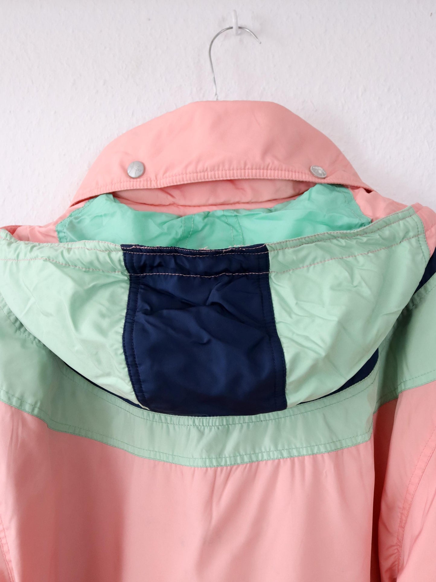 Vintage 80er 90er ELLESSE Winterjacke Skijacke gefüttert Kapuze rosa blau türkis M