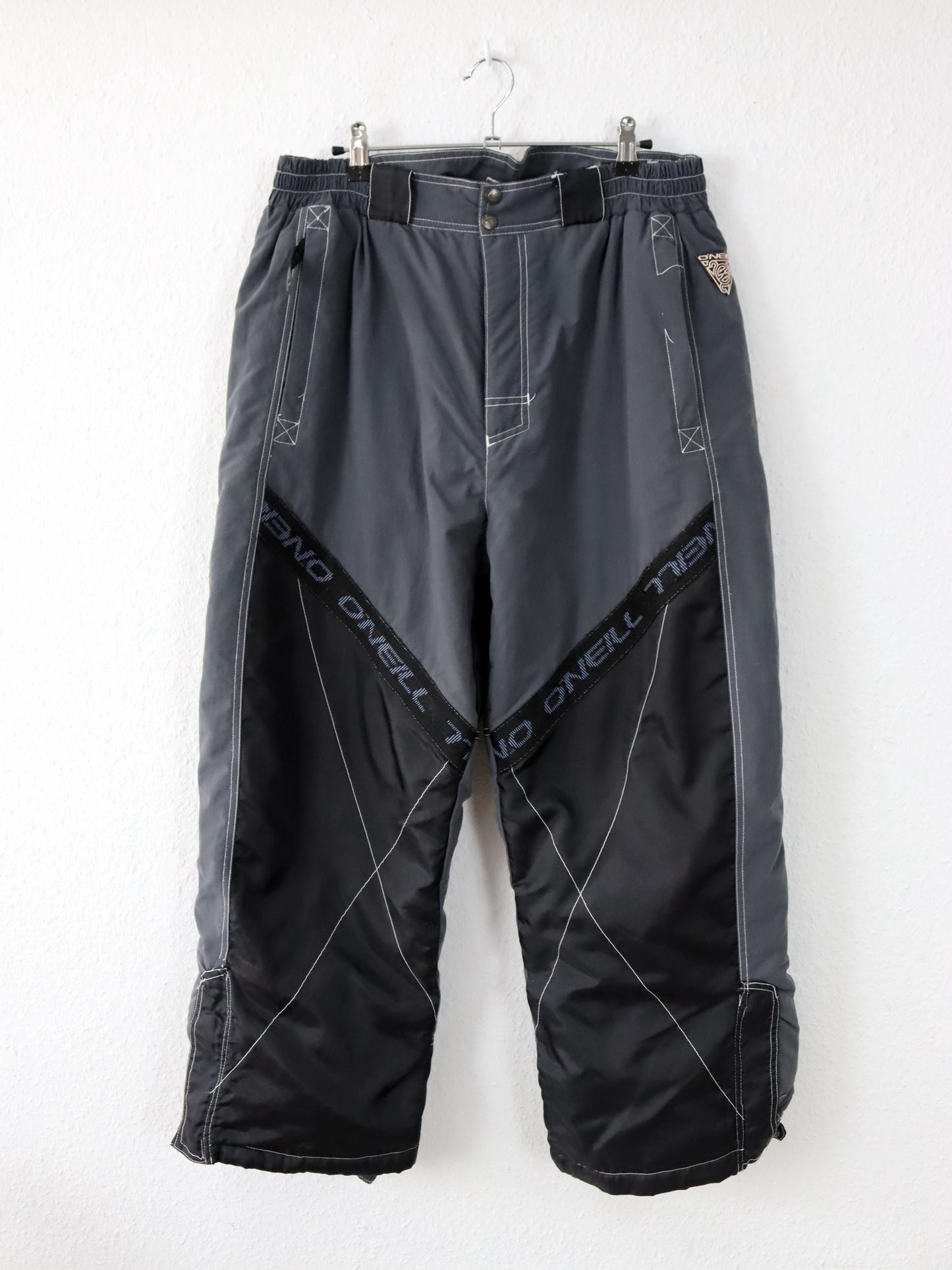 Vintage 90er 00er ONEILL Snowboardhose Skihose Baggy Pants schwarz grau 52 L