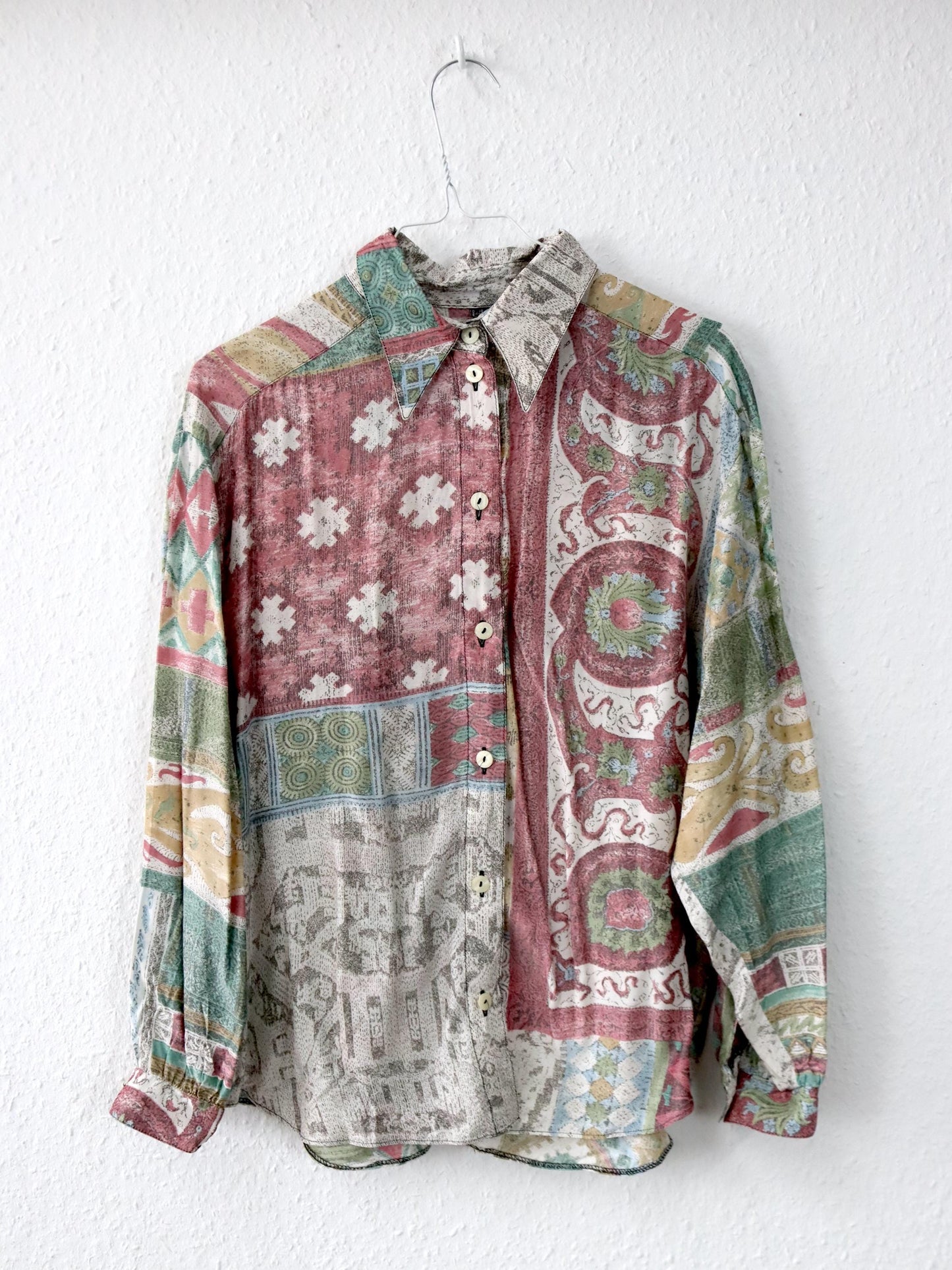 Vintage 80er 90er Bluse langarm crazy pattern Spitzkragen Made in Germany Viskose 38