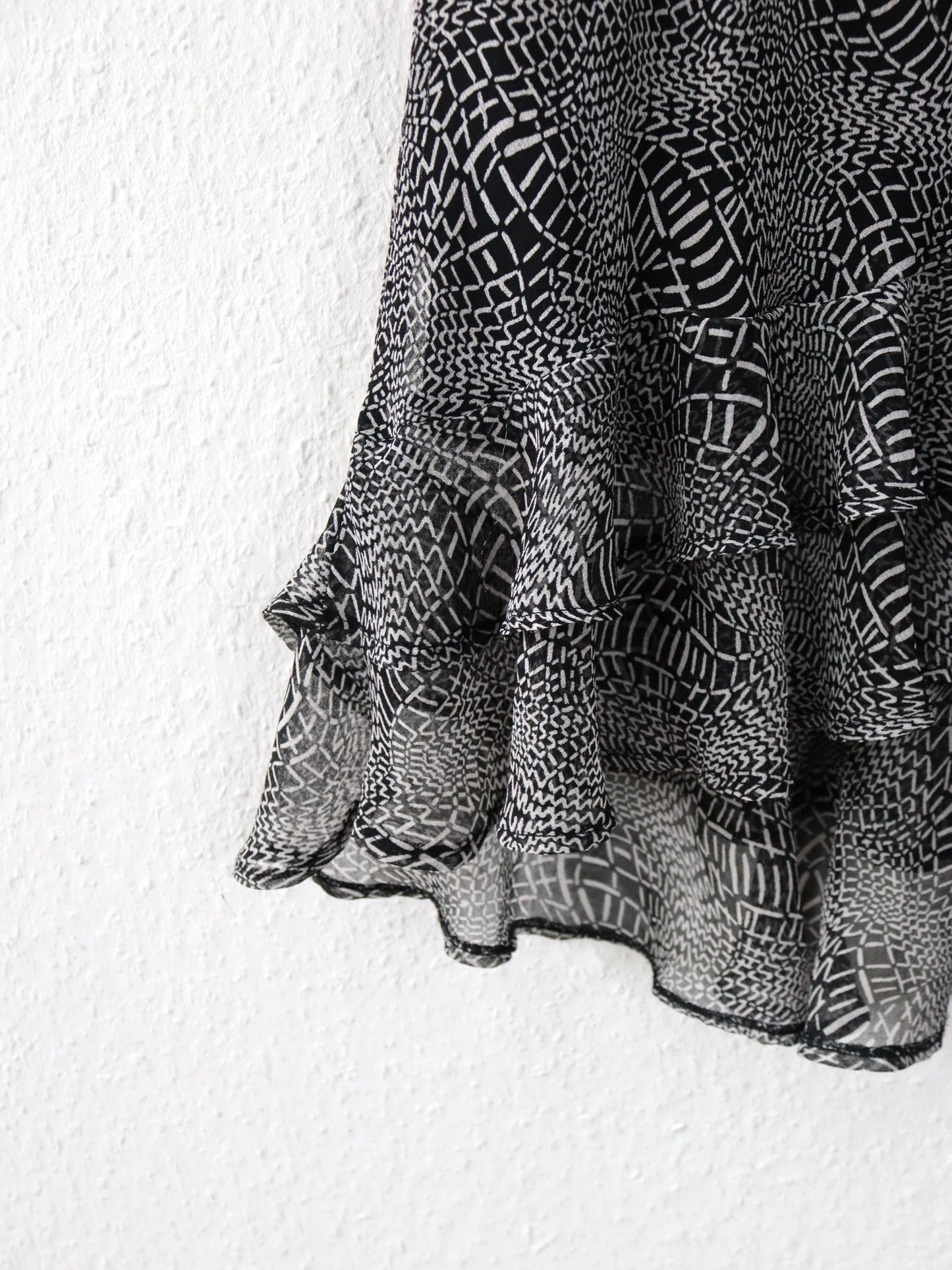 Vintage 90er 00er Y2k CANDA Midirock crazy pattern Mesh Raffung schwarz weiß 38