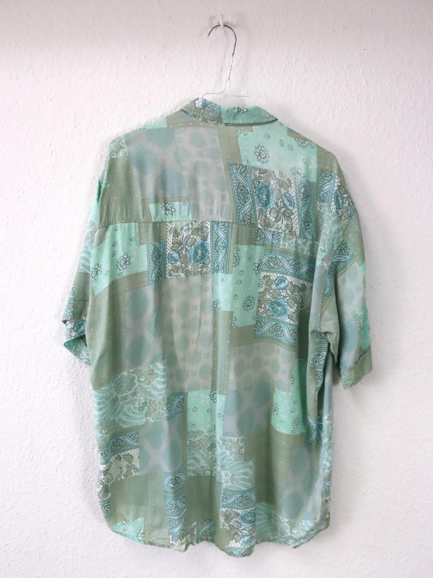 Vintage 80er 90er Hemd kurzarm crazy pattern hellblau M