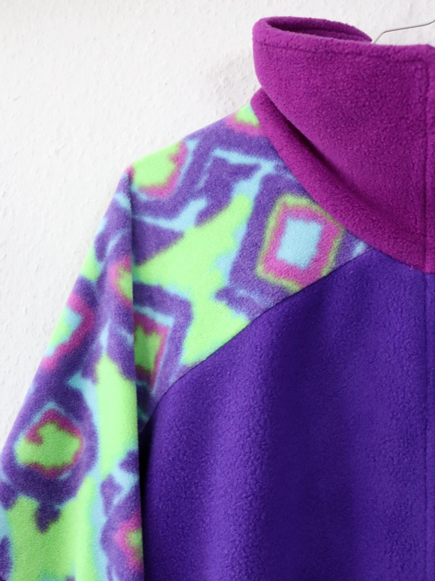 Vintage 80er 90er FILA Fleecejacke Jacke Stehkragen Reißverschluss Fleece pink lila crazy pattern 42
