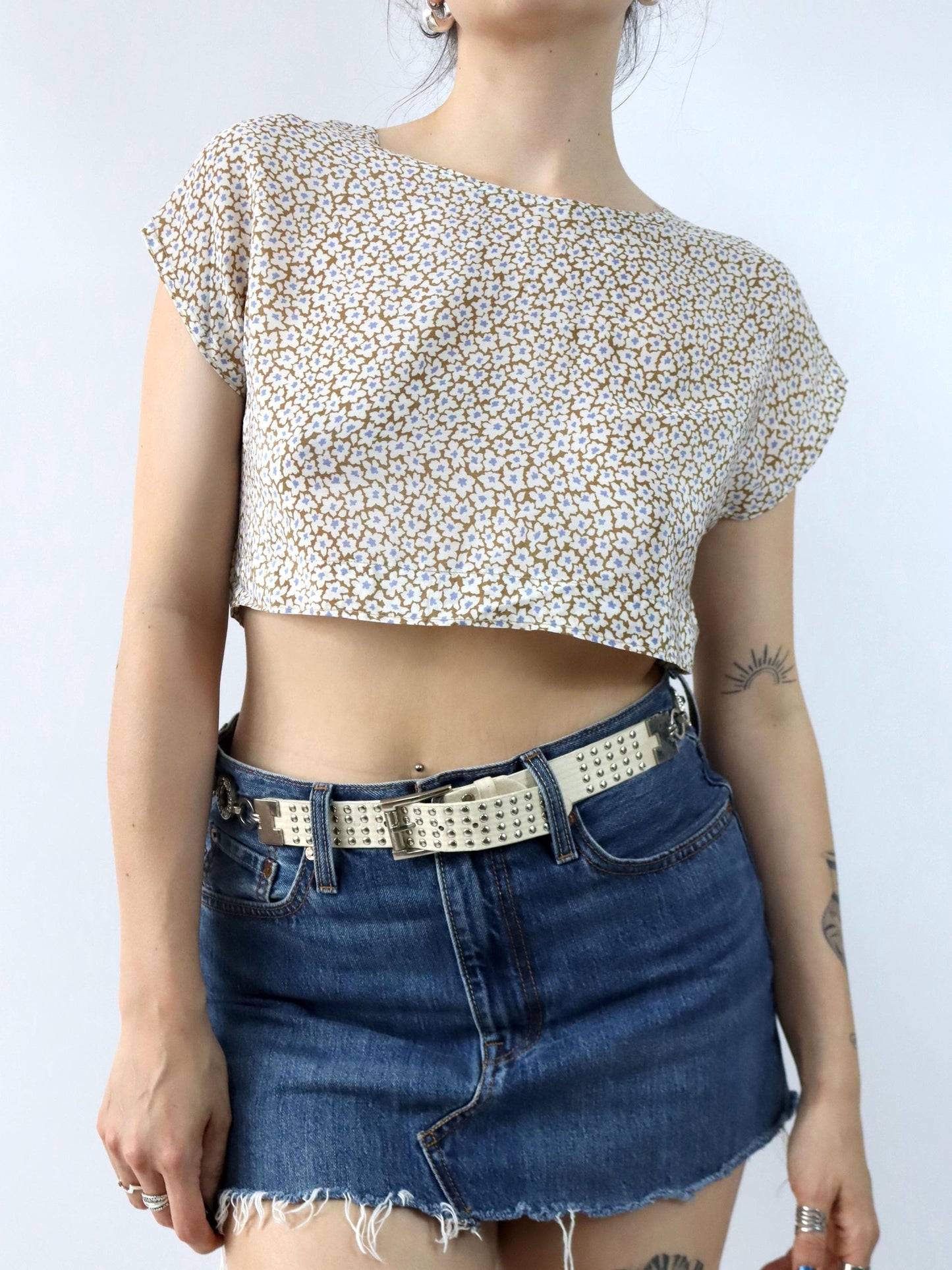 Vintage 80er 90er Bluse kurzarm Crop Blumenmuster Seidentop cremeweiß S