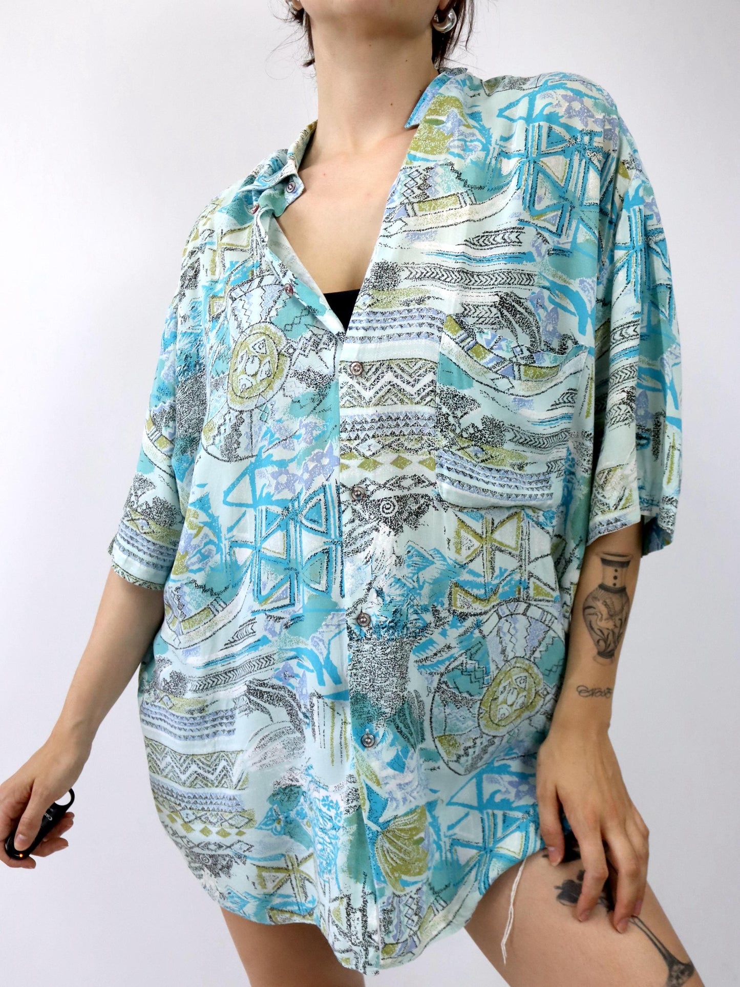 Vintage 80er 90er VIENNA Hemd kurzarm crazy pattern blau Viskose L