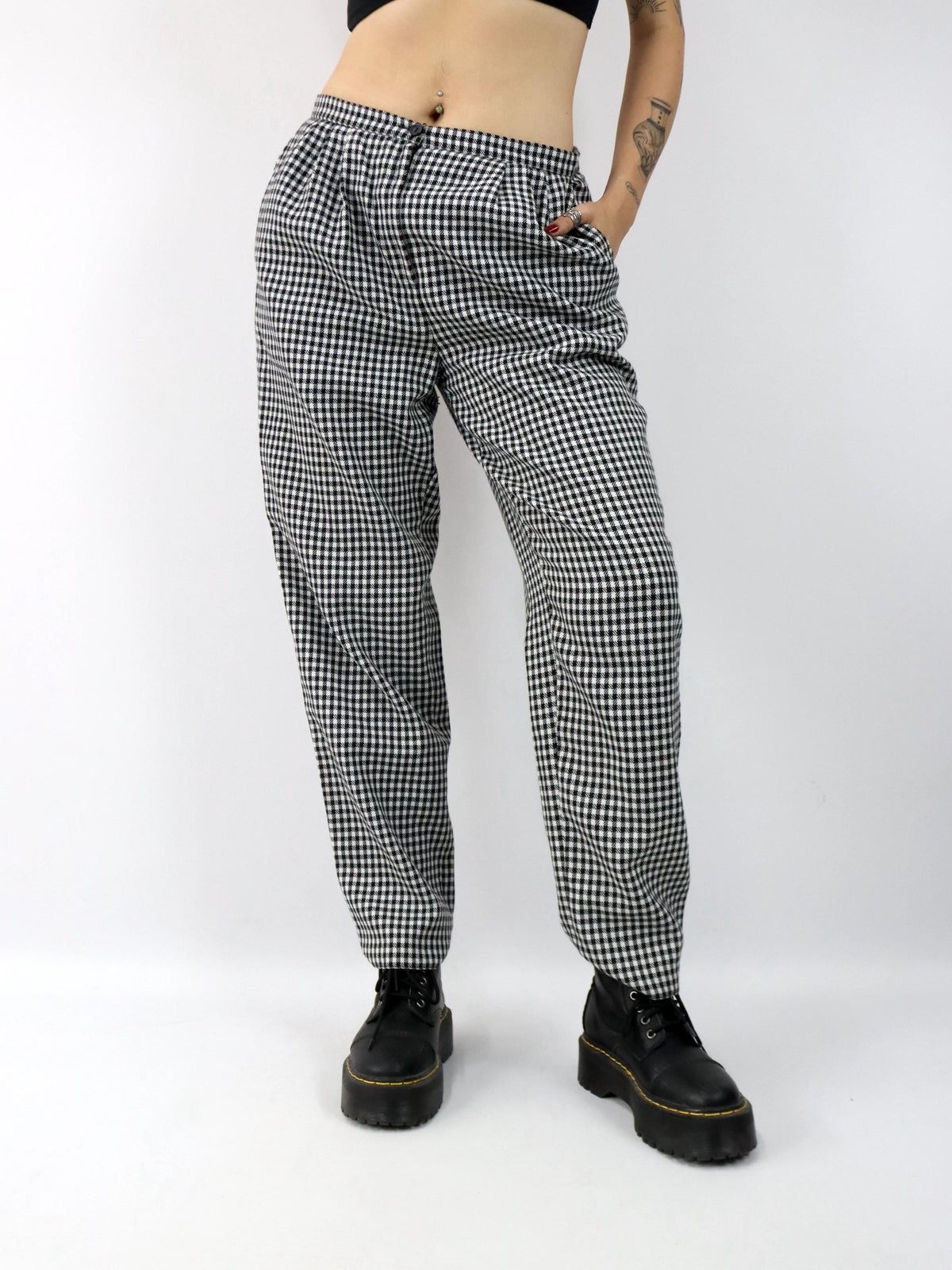 Vintage 80er 90er Bundfaltenhose Wolle Hose gerades Bein schwarz weiß kariert Hahnentritt 46 L
