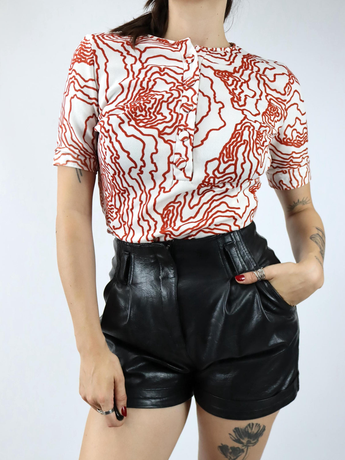 Vintage 70er 80er Bluse kurzarm ausgestellt Blumenmuster orange weiß M