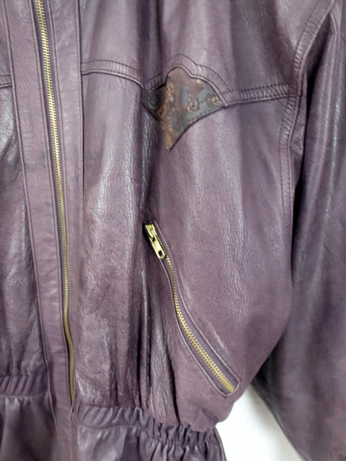 Vintage 80er 90er Lederjacke lila tailliert Kapuze Fellkragen Schulterpolster 38