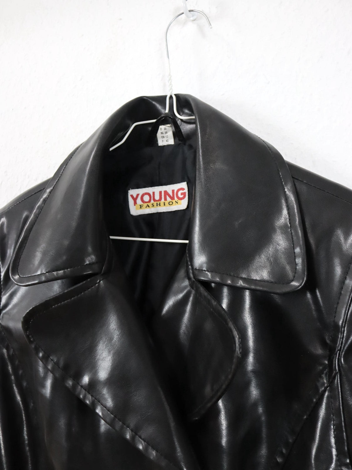 Vintage 80er 90er YOUNG FASHION Mantel Jacke Kunstleder Doppelreihe Kragen glänzend 38